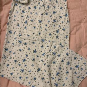 Target brand floral skirt with zip up waist size xs
